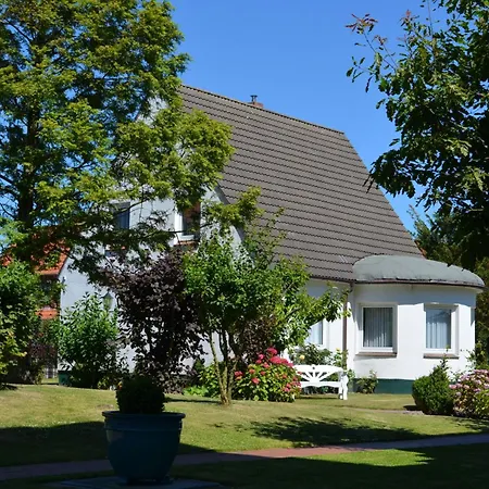 Stranddomicil Steiner - Gaestehaeuser Apartment Busum